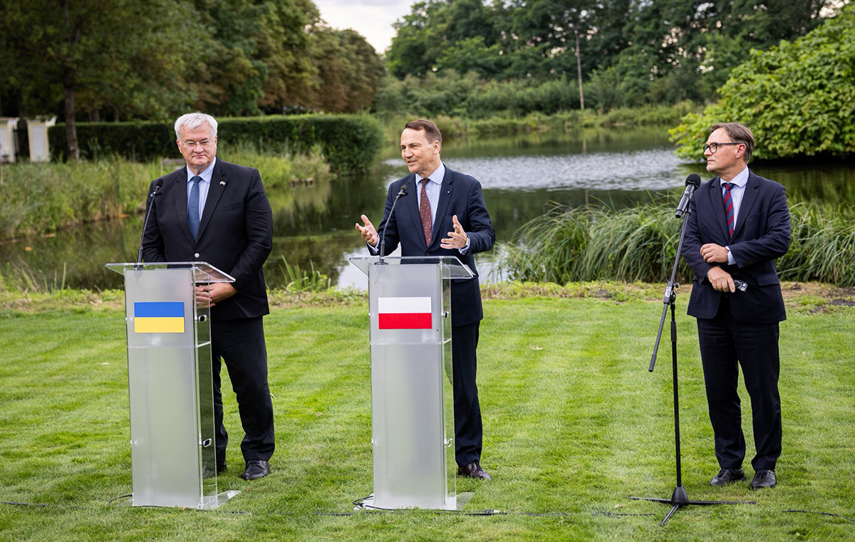 Ukraine and Poland Coordinate New Military Aid Packages Ukraine and Poland Coordinate New Military Aid Packages. Source: x-com-poland-mfa
