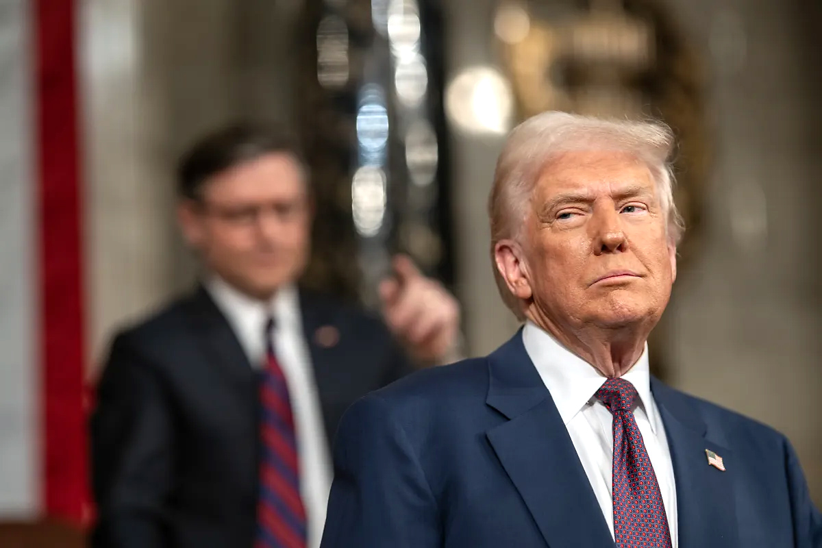 Trump Says $10 Drop in Oil Price Could Make Putin End the War Photo: Trump Says $10 Drop in Oil Price Could Make Putin End the War. Source: wh-gov
