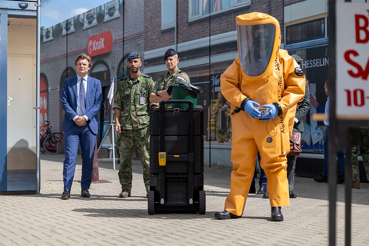 Photo: Dutch Intelligence Confirms Increased Russian Use of Chemical Weapons in Ukraine. Source: x-com-DefensieMin