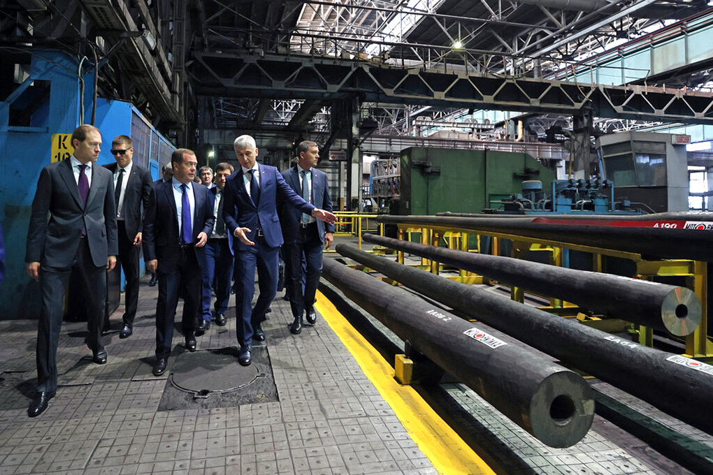 Chinese Intermediary Aids Russia’s Siemens Equipment Purchase. Source: AP