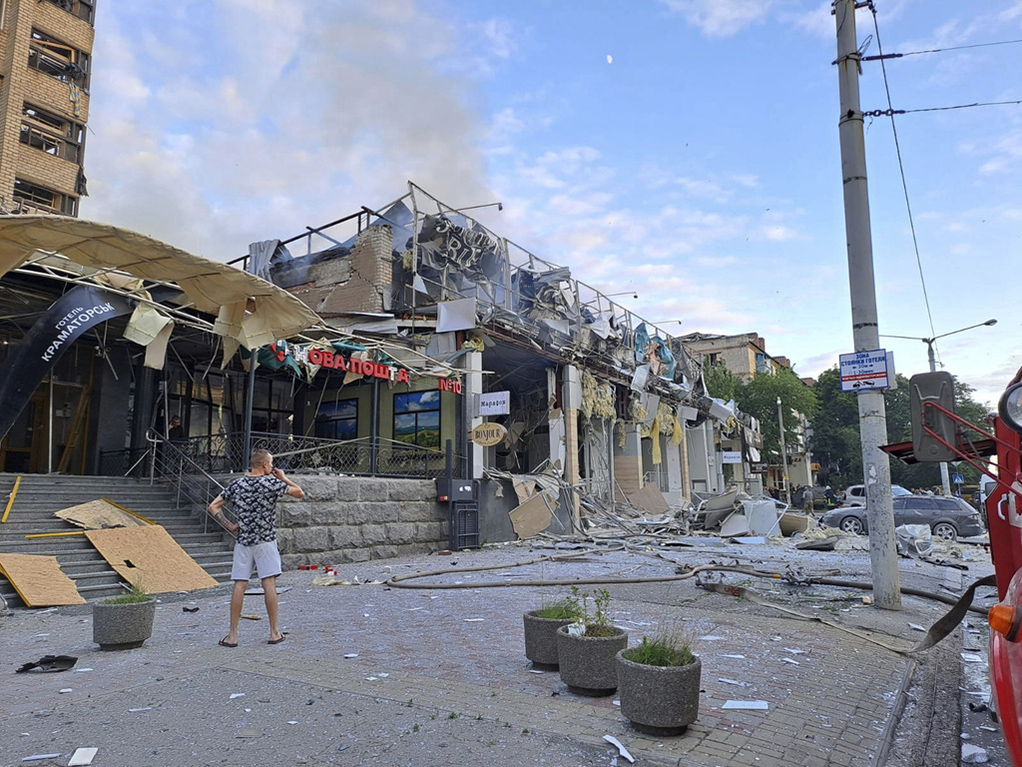 Western Sanctions Unintentionally Block Legitimate Ukrainian Users in Eastern Regions. Source: AP