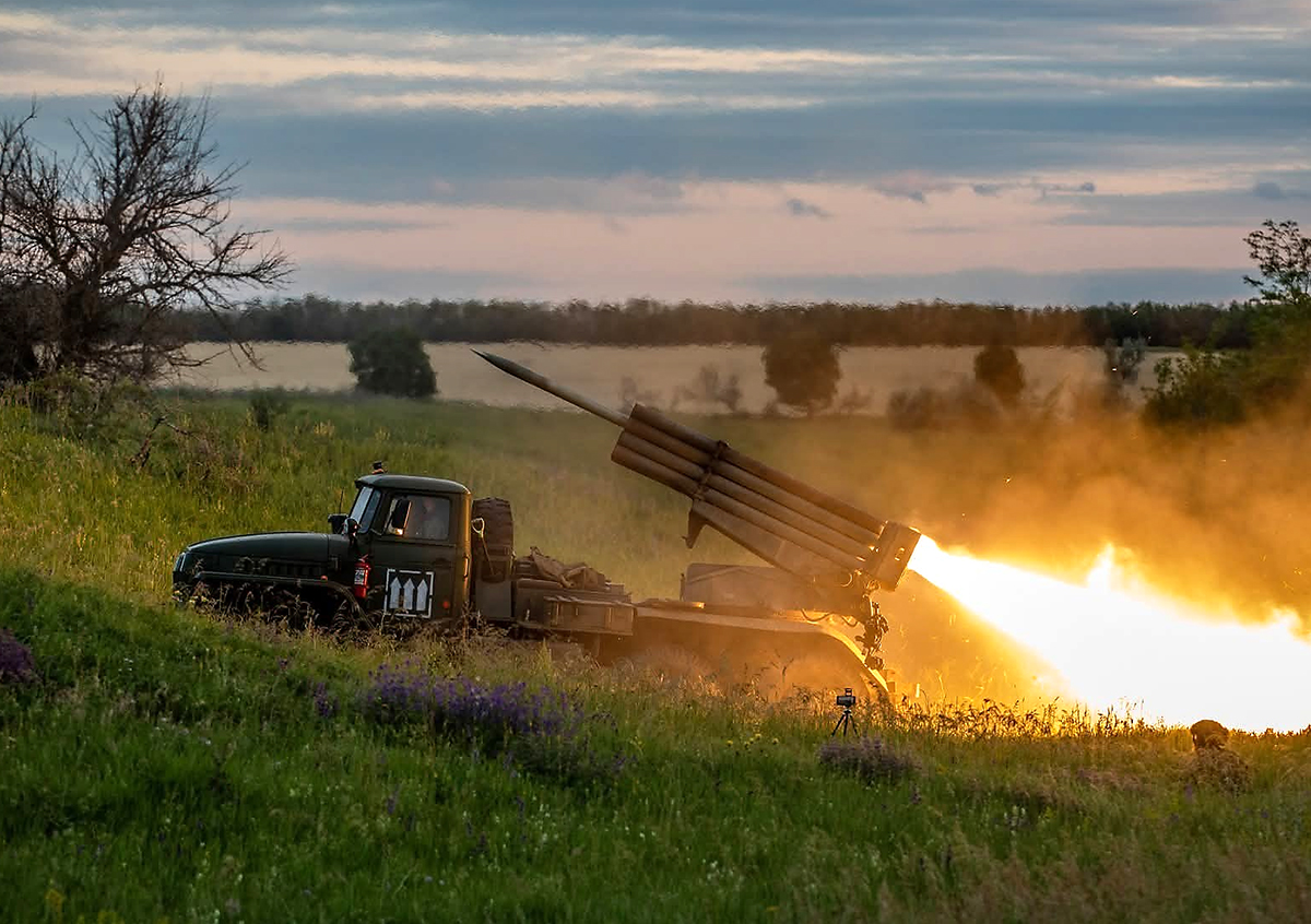 The Telegraph: Ukraine Considers Ceding Territories to Halt Fighting The Telegraph: Ukraine Considers Ceding Territories to Halt Fighting. Source: 300MBR