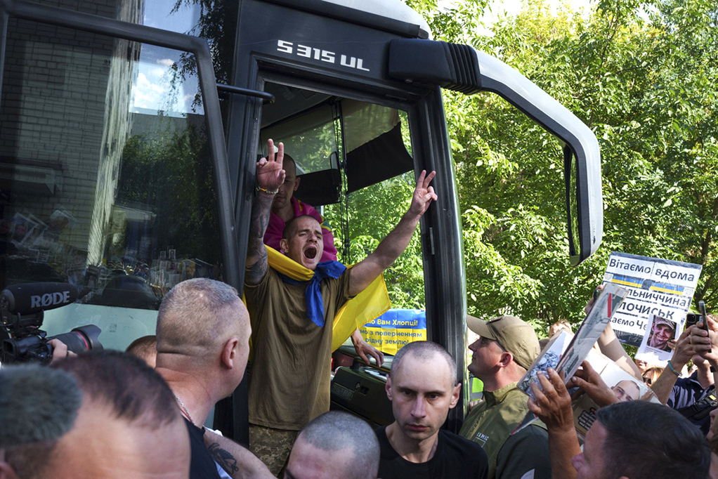 Photo: WSJ Lifts the Lid on POW Exchange Channel Between Ukraine and Russia. Source: AP