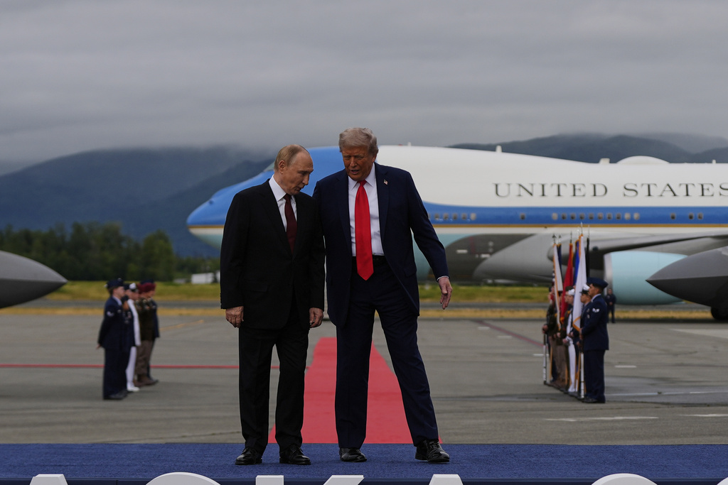 Photo: U.S. Weighs Sanctions on Rosneft, Lukoil if Alaska Summit With Putin Fails. Source: AP