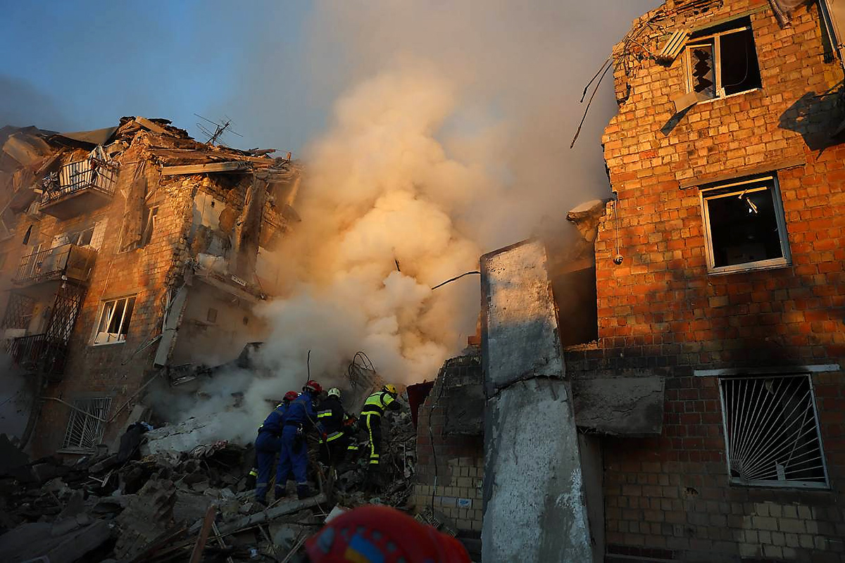 Russian Strike on Kyiv Kills Eight, Dozens Injured – Zelenskyy Photo: Russian Strike on Kyiv Kills Eight, Dozens Injured – Zelenskyy. Source: dsns