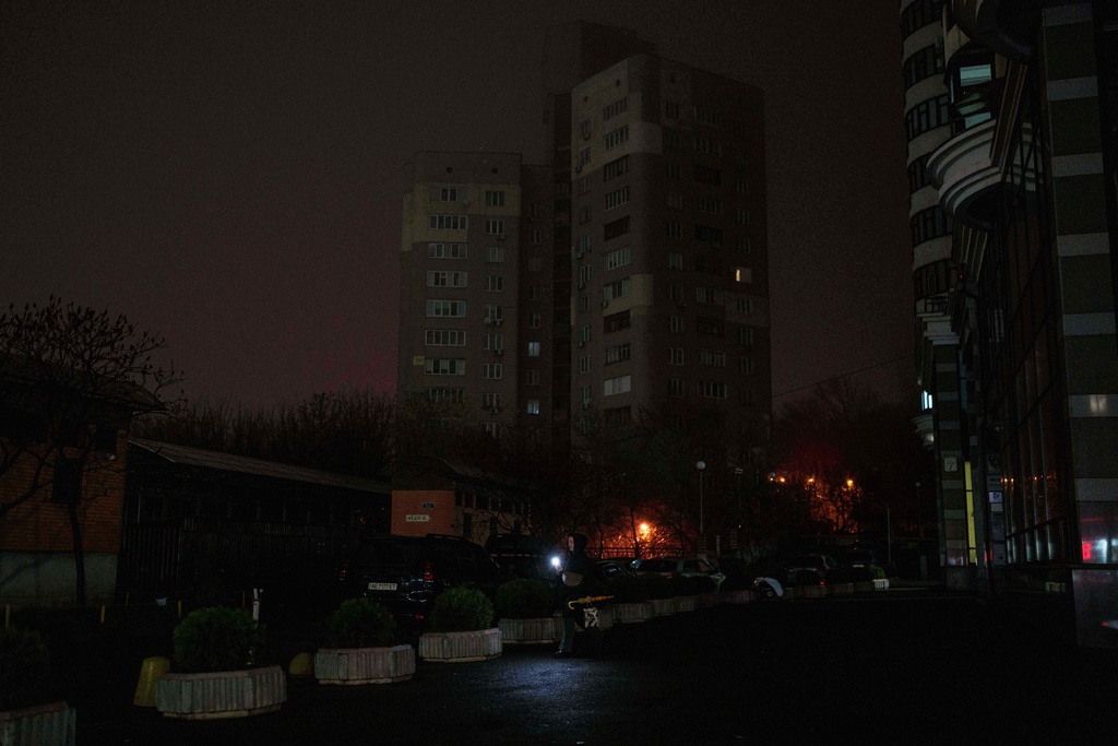 Photo: Russia’s Strikes Leave About 400,000 Ukrainians Without Power Each Day – Ukraine’s Energy Ministry. Source: AP
