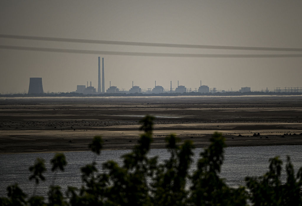 Photo: Power Line to Zaporizhzhia Nuclear Plant Restored Under IAEA-Brokered Local Ceasefire. Source: Getty Images