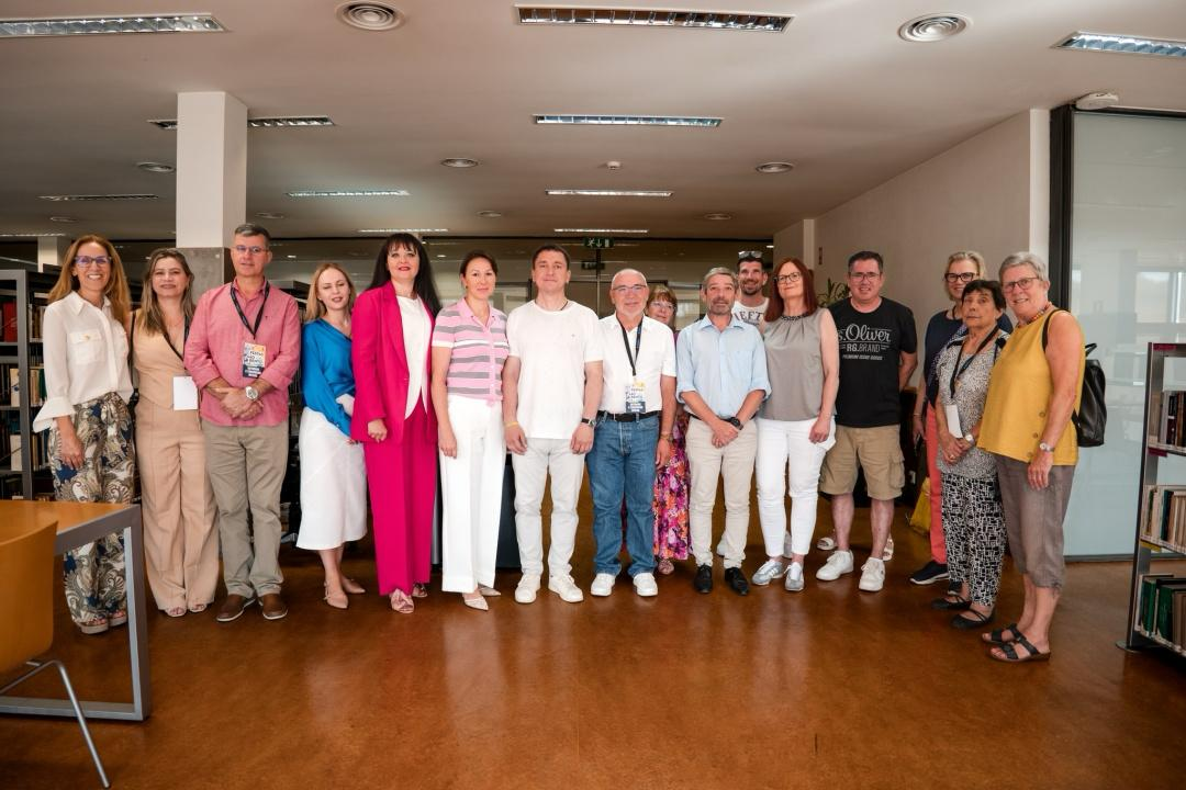 Ukrainian Bookshelf Opens Portugal as a Symbol of Cultural Diplomacy Photo: Ukrainian Bookshelf Opens Portugal as a Symbol of Cultural Diplomacy. Source: The Ministry of Culture and Strategic Communications of Ukraine