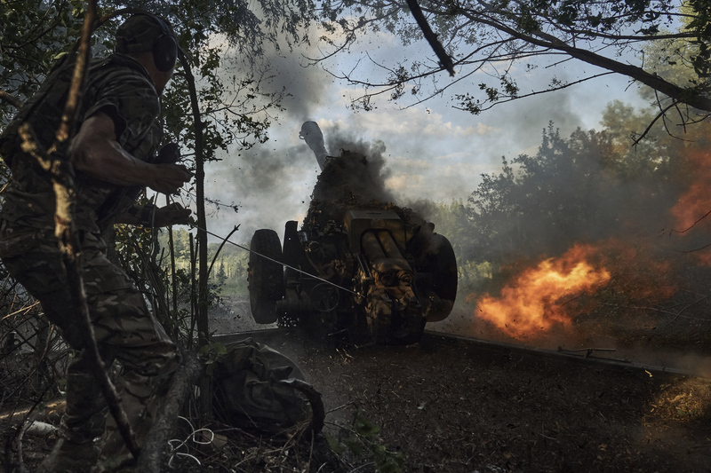 Czech Initiative "A Gift for Putin" Funds Six Howitzers for Ukraine Czech Initiative "A Gift for Putin" Funds Six Howitzers for Ukraine. Source: ČTK/AP/LIBKOS