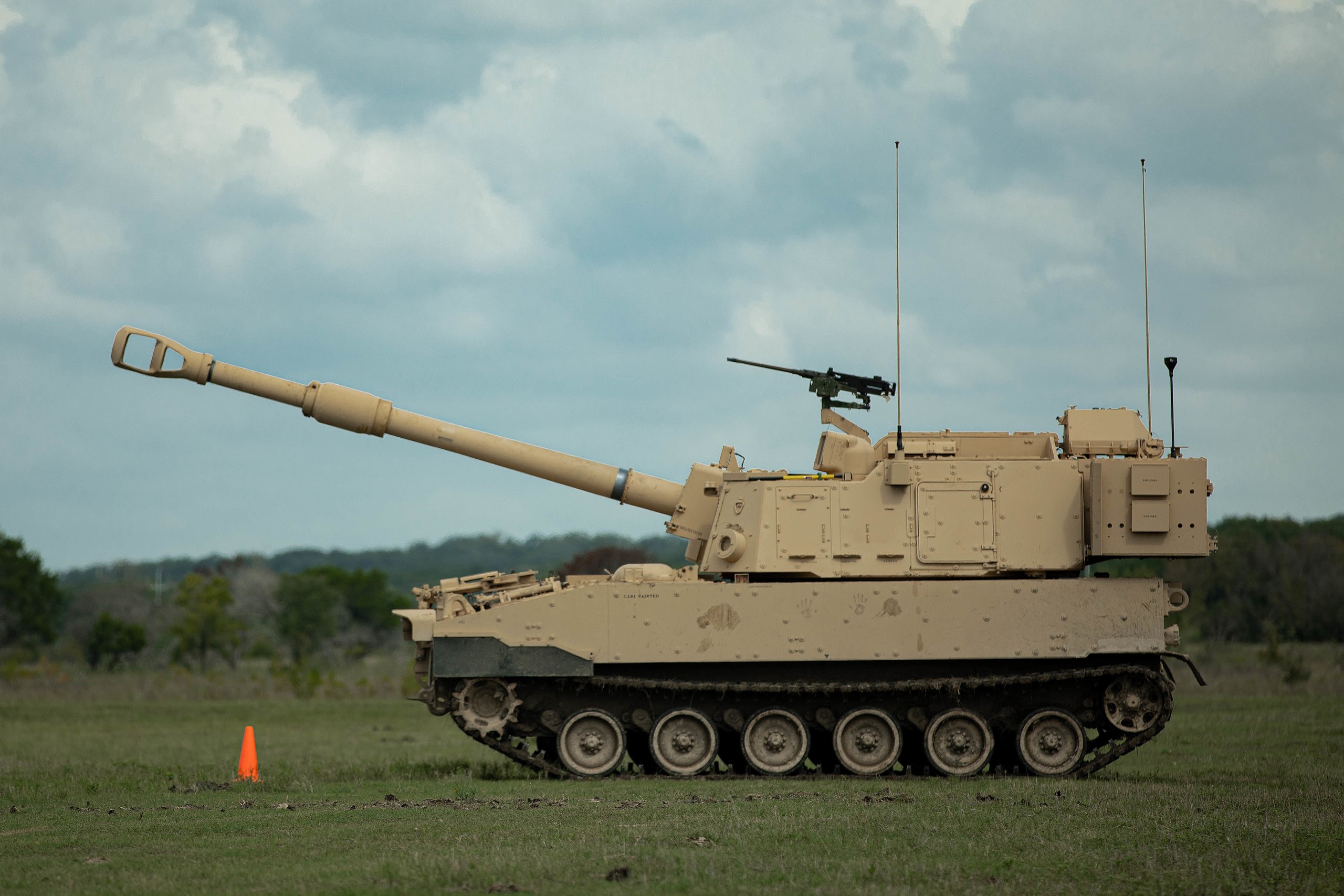 US Approves Arms Sale to Ukraine: Air Defense, Heavy Artillery Photo: US Approves Arms Sale to Ukraine: Air Defense, Heavy Artillery. Source: Wikipedia