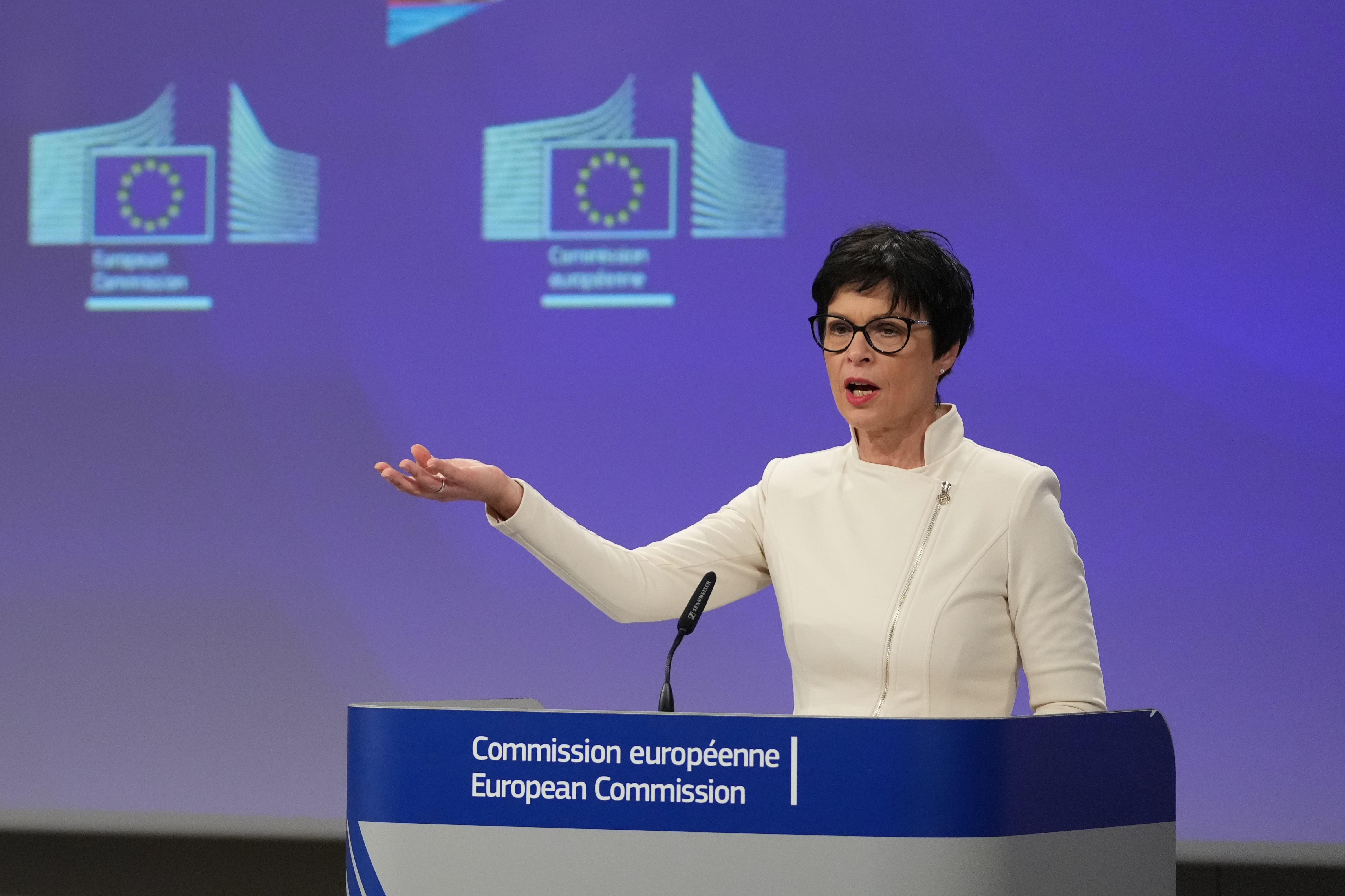 EU Commissioner Kos Seeks Workaround to Hungary’s Veto on Ukraine Membership. Source: AP