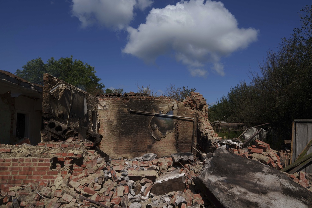 Photo: Sumy to Build Social Housing for Displaced Families on Sites Destroyed by Russian Strikes. Source: AP