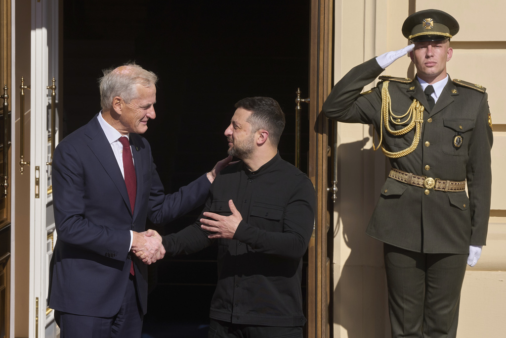 Norway's PM Jonas Gahr Stor and Ukrainian President Volodymyr Zelenskyy during their meeting in Kyiv, Ukraine on Aug. 25, 2025. Source: AP/Efrem Lukatsky