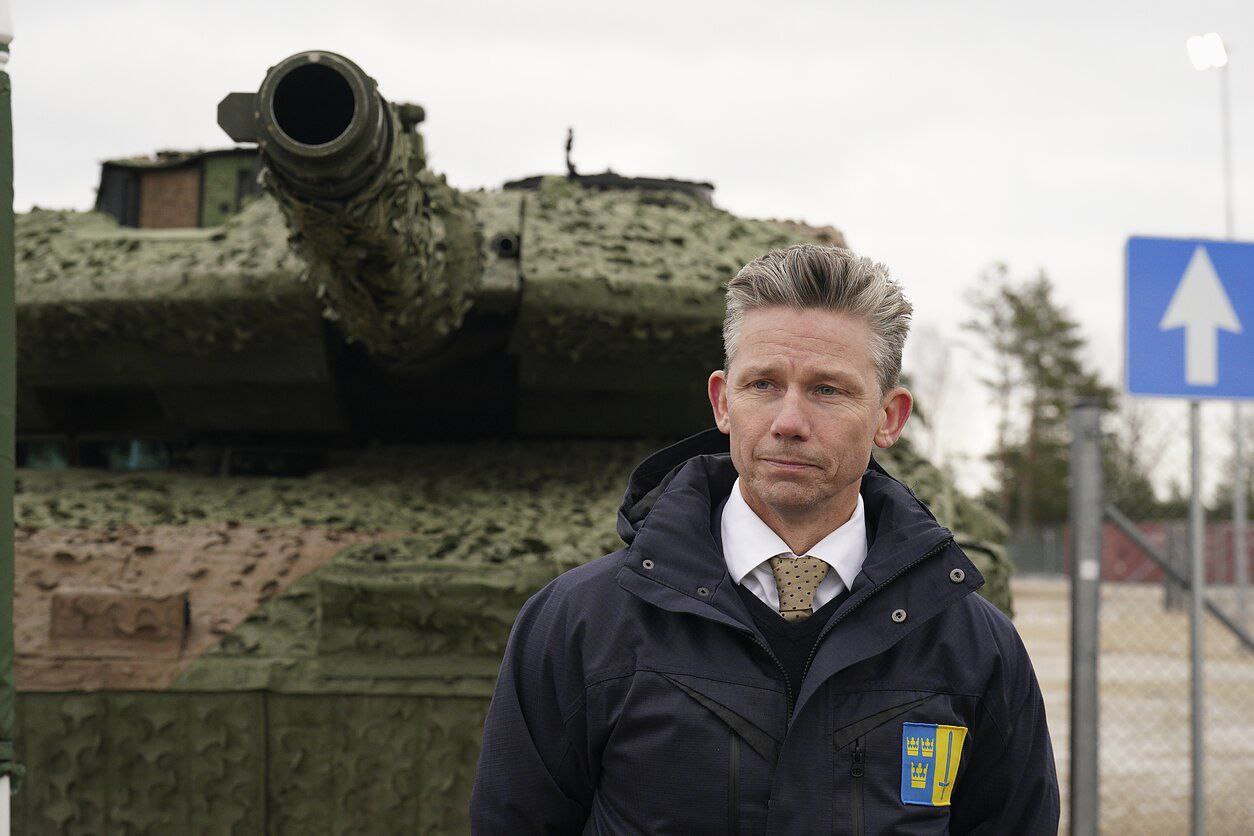 Photo: Sweden Gains Valuable Battlefield Insights from Ukraine on Its Weapons Systems. Source: AP