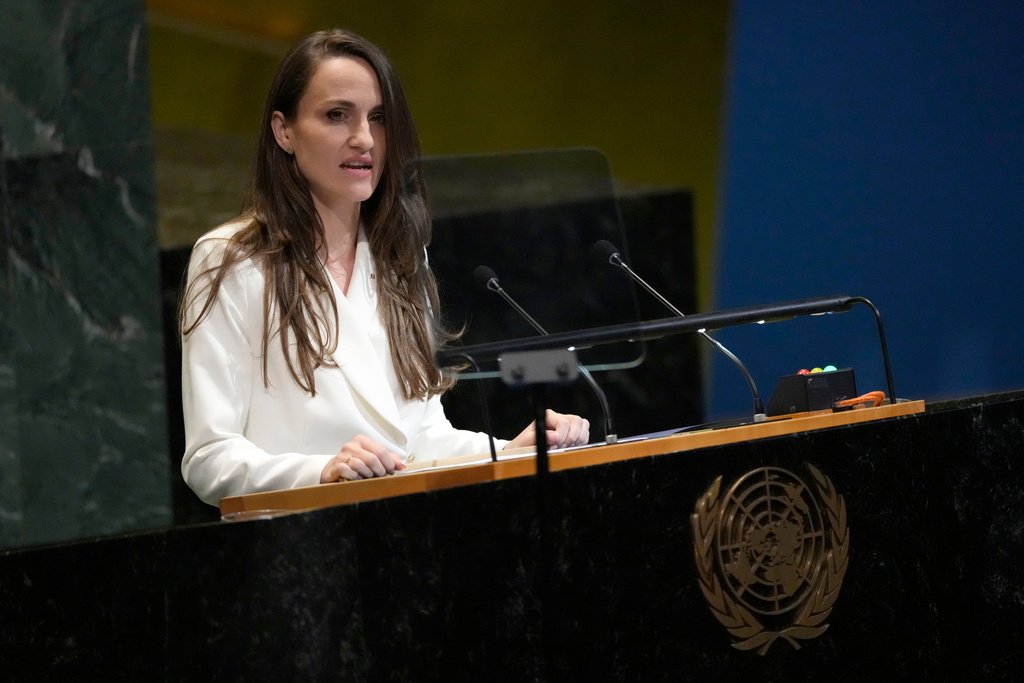 Photo: Romania Criminalizes Helping Companies, Individuals on  List of Sanctions Against Russia. Source: AP