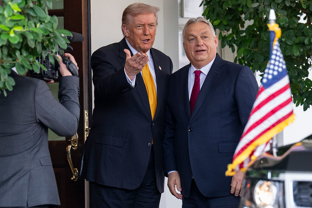 President Donald Trump welcomes Hungarian Prime Minister Viktor Orbán at the White House on November 7, 2025, ahead of talks on Hungary’s continued reliance on Russian oil. Source: Getty Images / Roberto Schmidt.