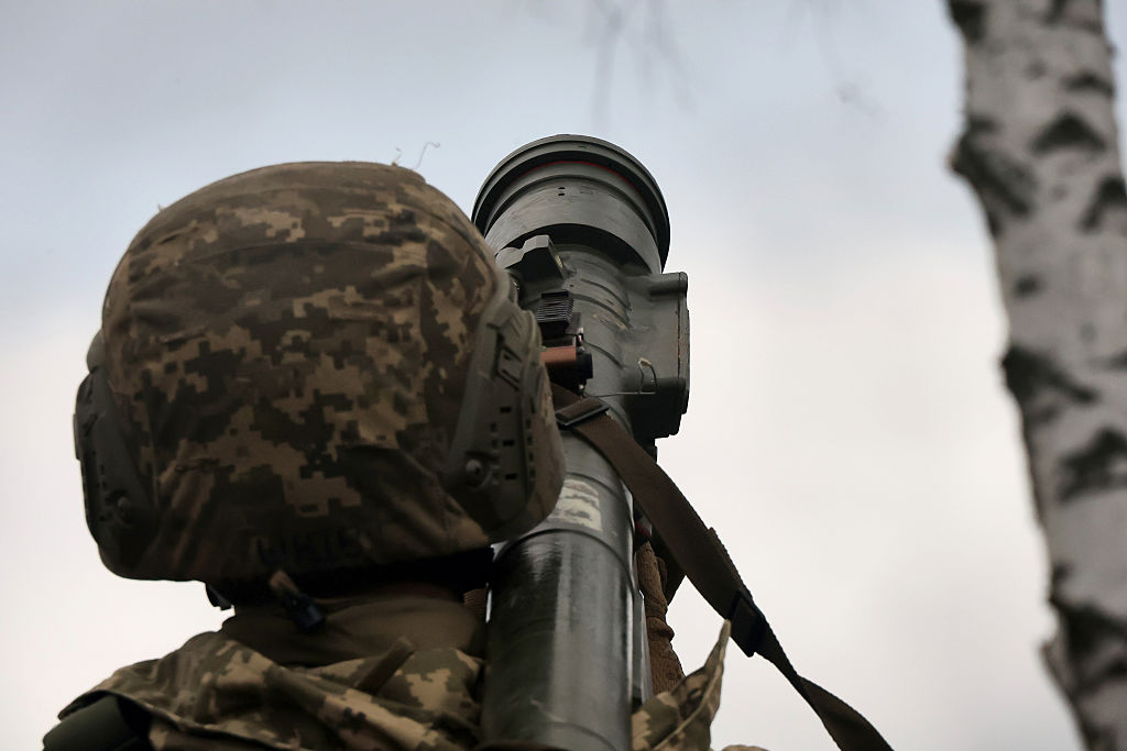 Photo: A soldier from the anti-aircraft missile artillery battery of the anti-aircraft missile artillery division of Ukraine's 125th Separate Heavy Mechanized Brigade holds a Piorun man-portable air-defense system while on combat duty in the Kharkiv region, Ukraine, on November 13, 2025. Source: Getty Images/Viacheslav Madiievskyi