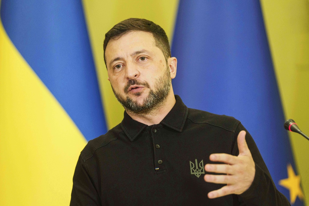 Photo: Russian Strike Causes Blackout at Chornobyl Nuclear Site, Zelenskyy Warns of Global Threat. Source: AP