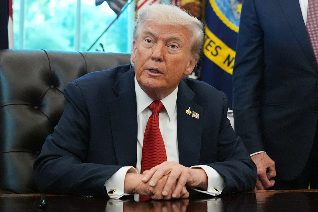 Photo: Trump Seeks Clarification on Ukraine’s Intended Use of Tomahawk Missiles. Source: AP