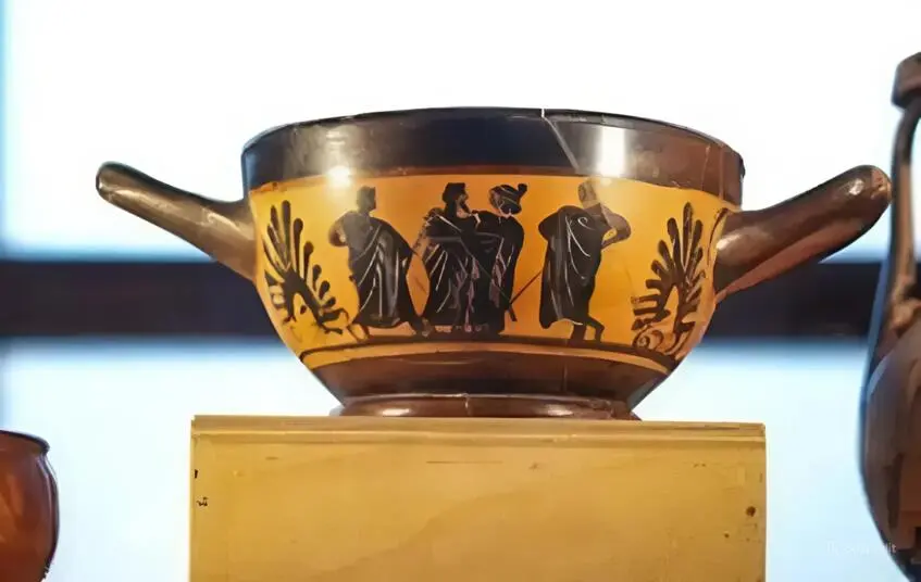 Intelligence: Over 170 Ukrainian Artifacts Stolen by Russia Intelligence: Over 170 Ukrainian Artifacts Stolen by Russia. Source: war-sanctions-gur-gov-ua
