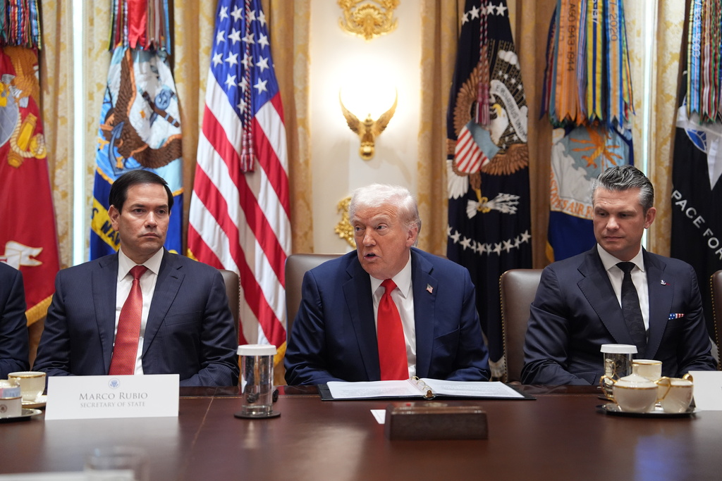 Trump Administration Moves to Ban Chinese Airlines from Flying Over Russia Photo: Trump Administration Moves to Ban Chinese Airlines from Flying Over Russia. Source: AP
