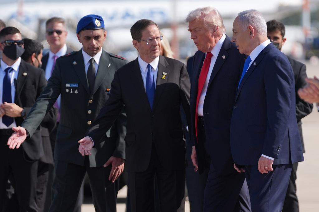 Photo: Trump Declares Gaza War Over as Hamas Frees All Israeli Hostages. Source: AP