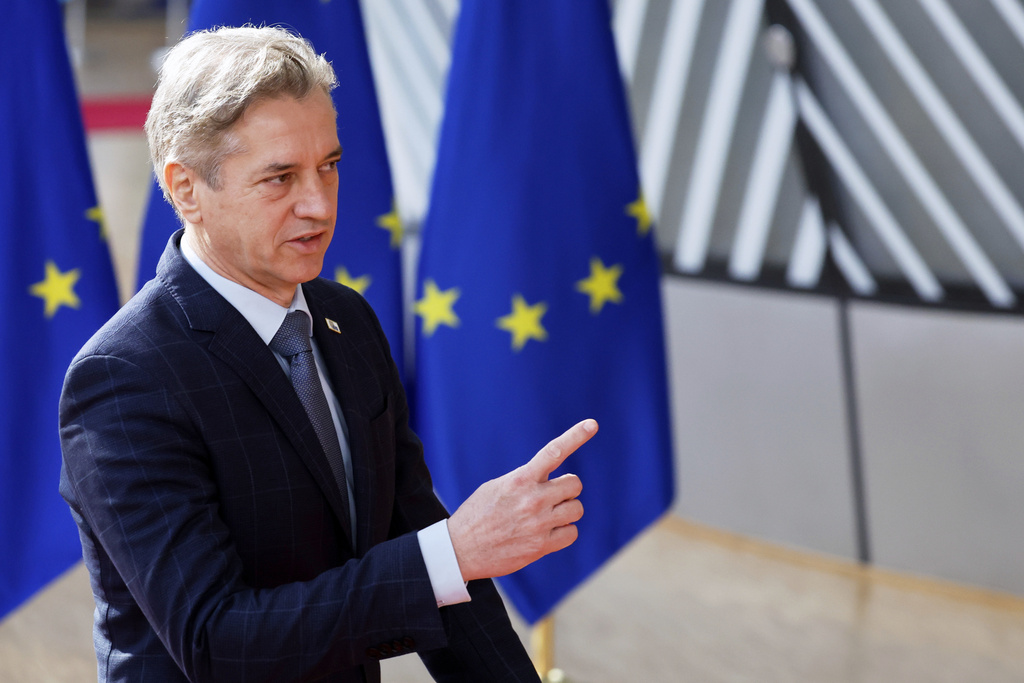 Slovenia Joins NATO-Backed Program to Supply U.S. Weapons to Ukraine Photo: Slovenia Joins NATO-Backed Program to Supply U.S. Weapons to Ukraine. Source: AP