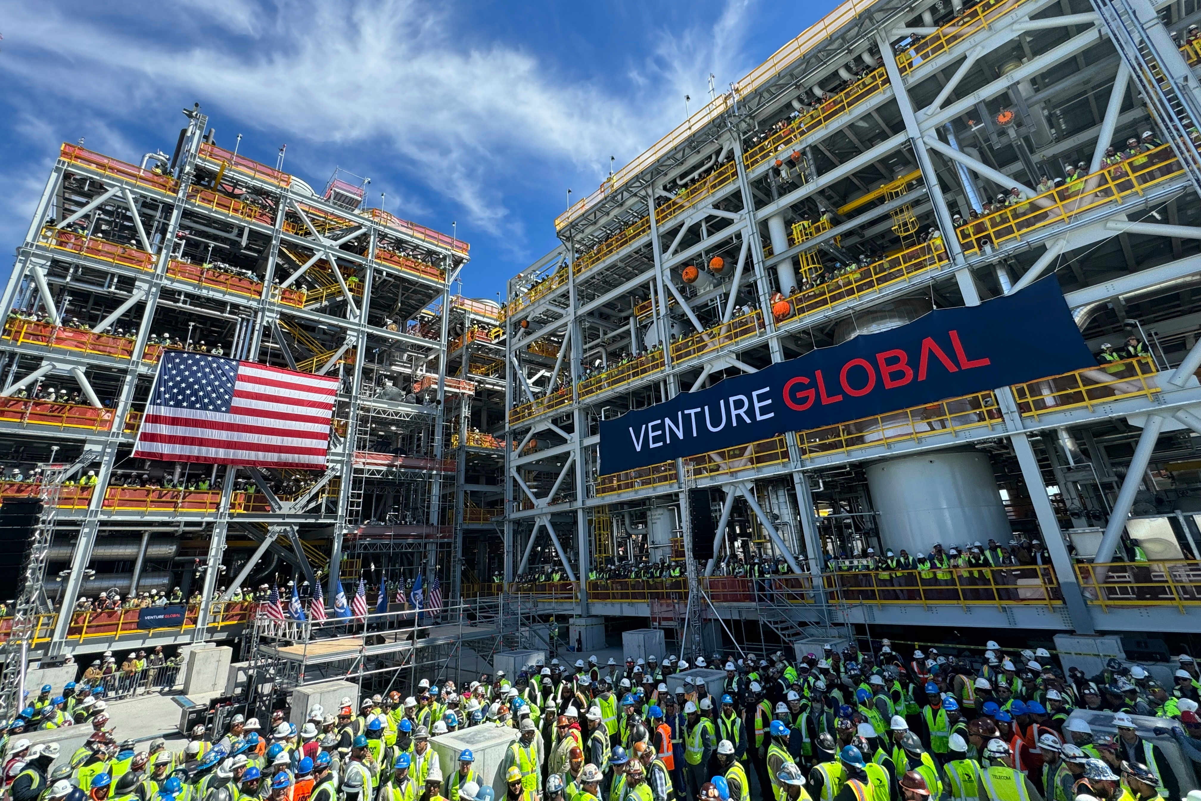 U.S. LNG Firm Discusses Boosting Gas Exports to Ukraine Before Winter U.S. LNG Firm Discusses Boosting Gas Exports to Ukraine Before Winter. Source: AP