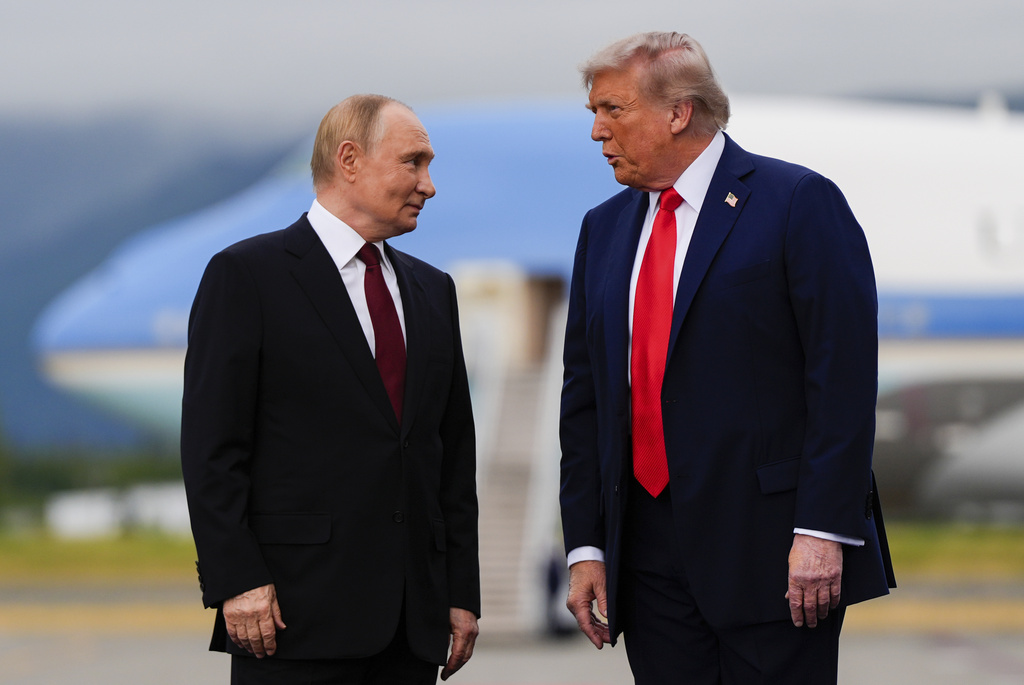 Trump Weighs Potential Summit with Putin, Warns Against Holding ‘Pointless’ Talks Photo: Trump Weighs Potential Summit with Putin, Warns Against Holding ‘Pointless’ Talks. Source: AP