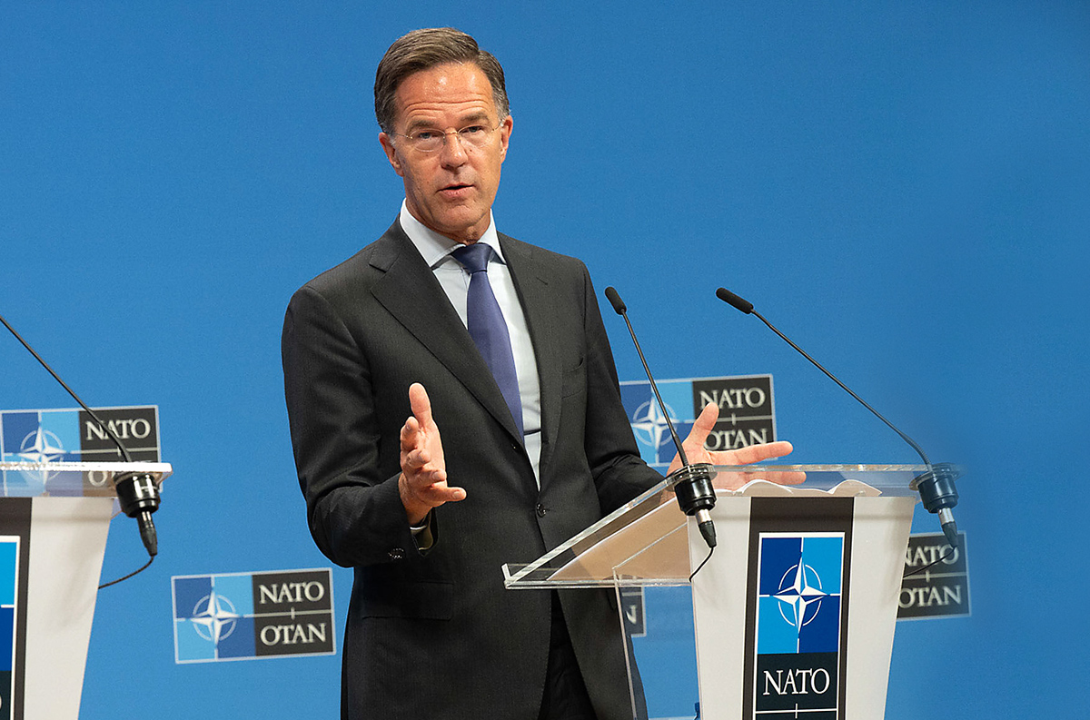 NATO chief says Ukraine decides itself, Moscow calls foreign troops “unacceptable” NATO chief says Ukraine decides itself, Moscow calls foreign troops “unacceptable”. Source: nato-int