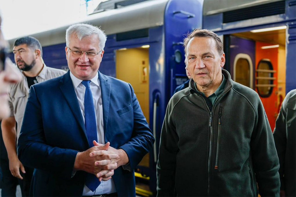 Photo: Polish Foreign Minister Radosław Sikorski Arrives in Kyiv for High-Level Talks. Source: x-com-Sybiha-Andrii