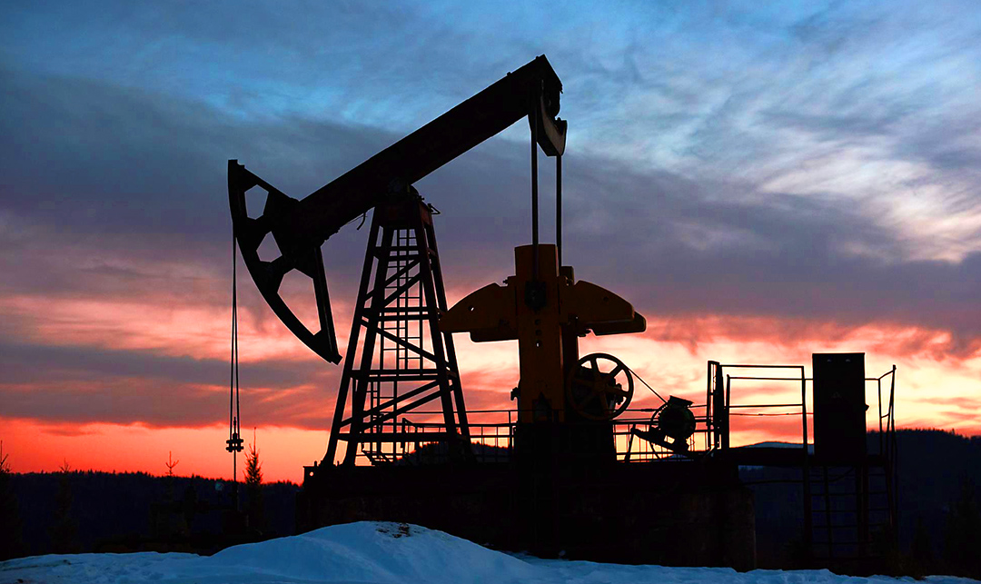 Drone Strikes Force Russia to Consider Cutting Oil Production, Sources Say. Source: freepik