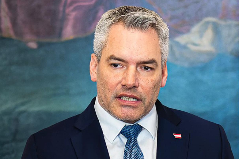 Photo: Austrian Chancellor Proposes Constitutional Safeguard for Cash Usage. Source: Karl Nehammer`s Facebook