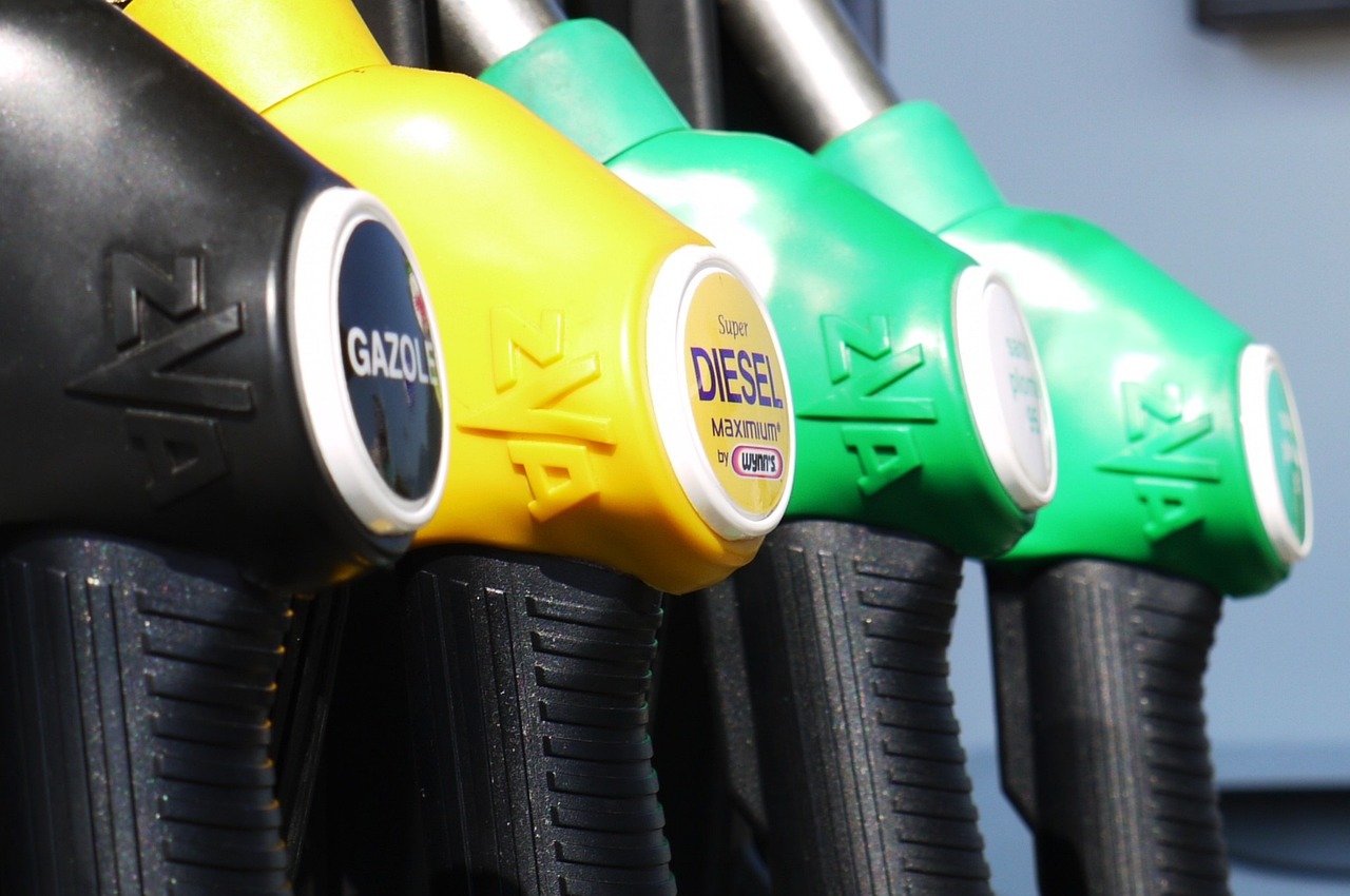 Fuel Photo: Bulgaria Imposes Early Embargo on Russian Oil. Source: Pixabay